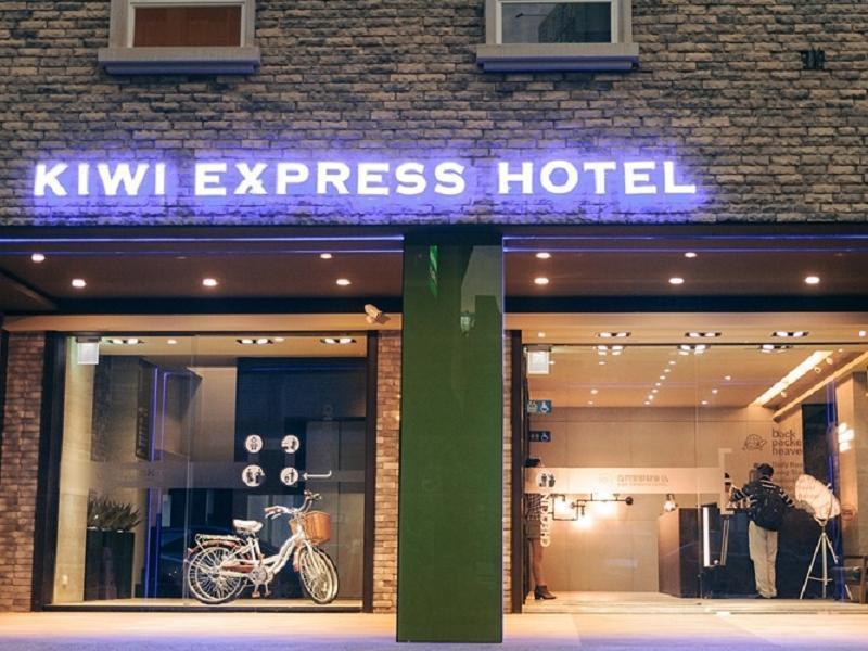 Kiwi Express Hotel-Taichung Station II Exterior foto